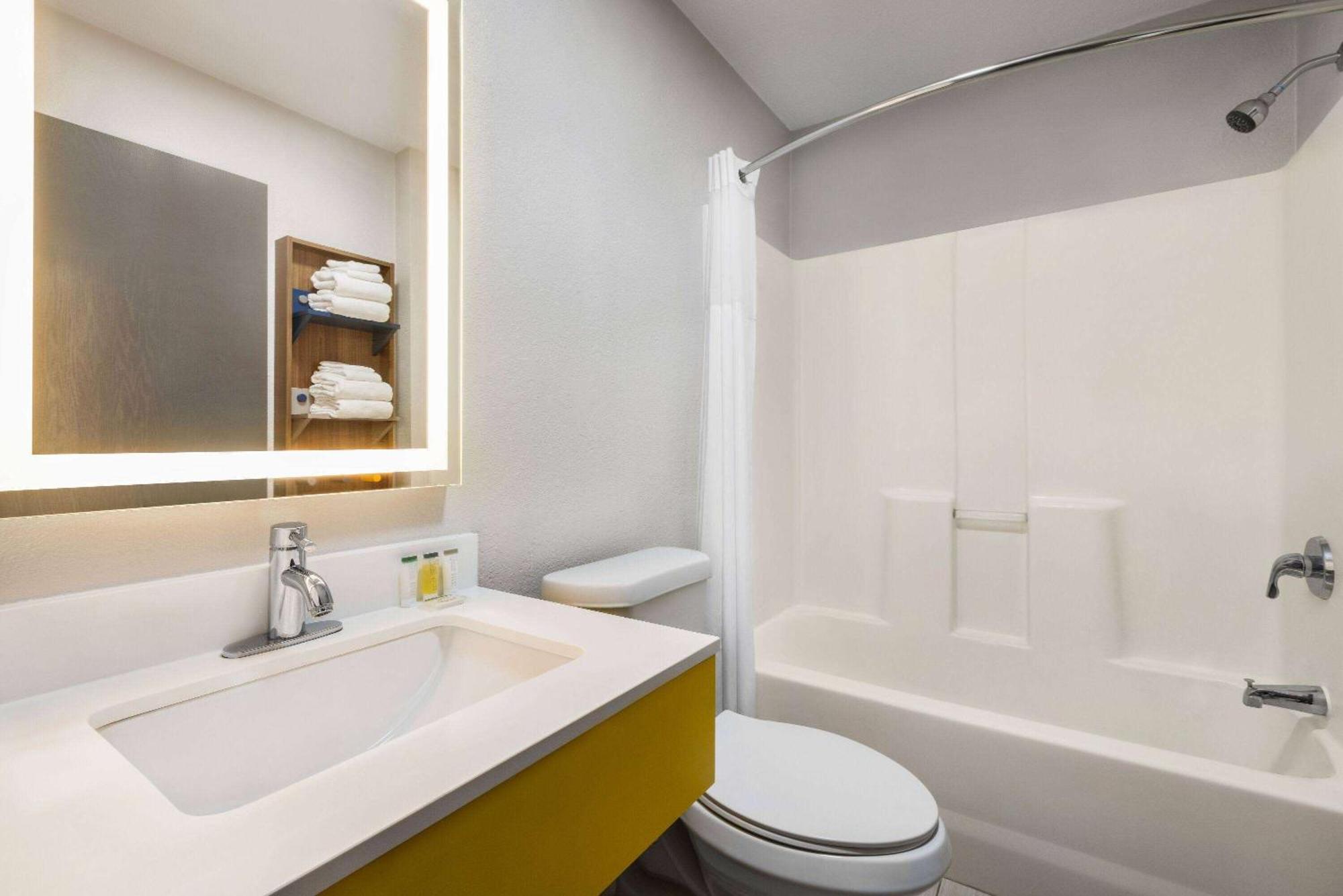 Microtel Inn & Suites By Wyndham New Ulm Ngoại thất bức ảnh