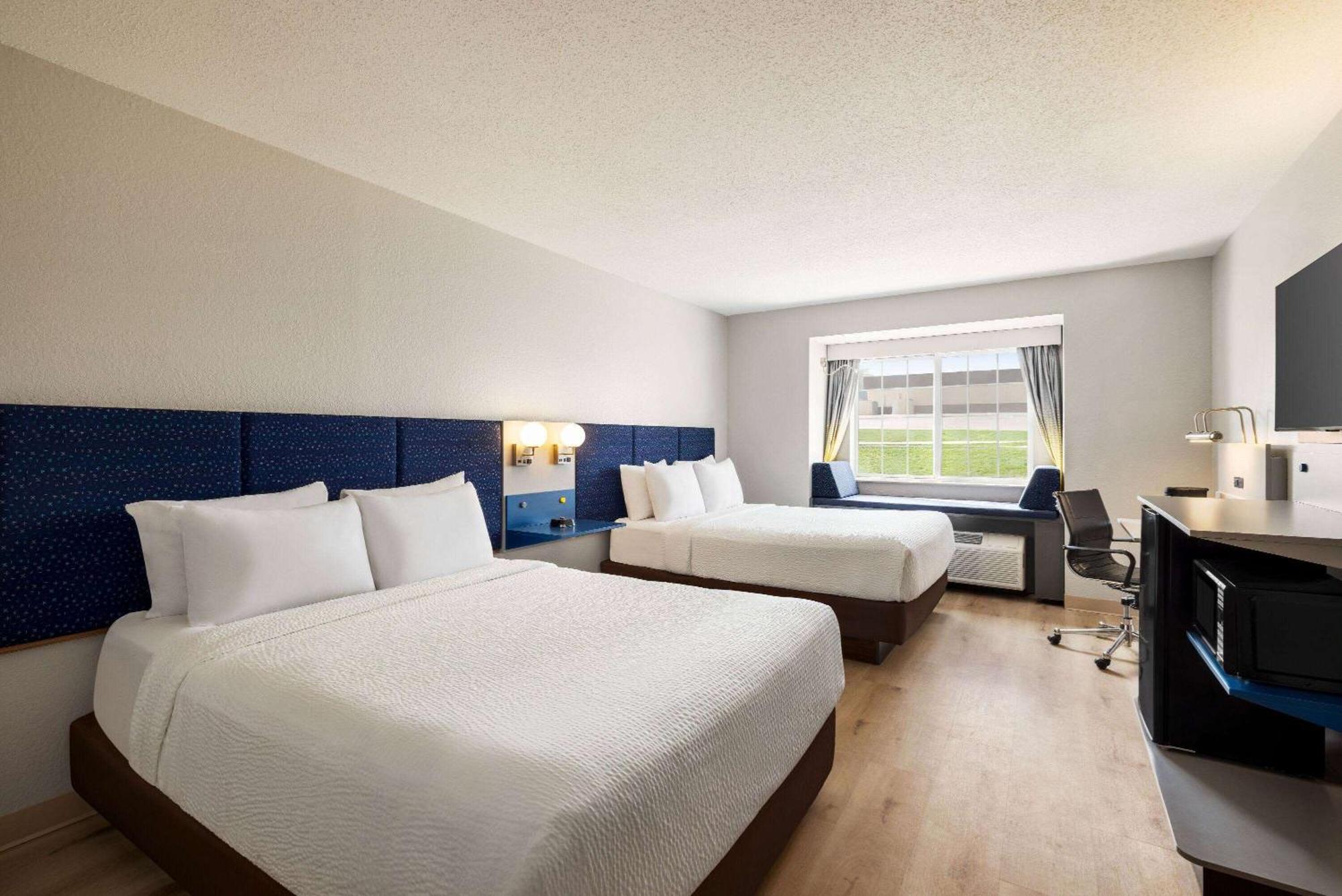 Microtel Inn & Suites By Wyndham New Ulm Ngoại thất bức ảnh